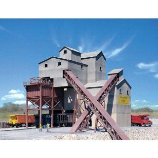 Walthers Cornerstone Series&#174 N Scale Glacier Gravel 5 5/8 x 6 5/8 x 6 1/8": Toys & Games