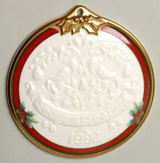 Pfaltzgraff Yuletide (Bone) Ornament, Fine China Dinnerware   Bone, Red&Green Ho