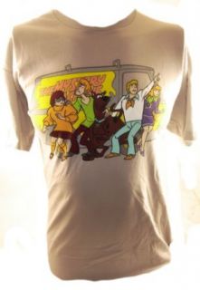 Scooby Doo Mens T Shirt   The Gang on a Distressed Gray Tee: Novelty T Shirts: Clothing