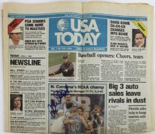NORTH CAROLINA DEAN SMITH AUTHENTIC SIGNED 1993 USA TODAY NEWSPAPER CERTIFICATE OF AUTHENTICITY PSA/DNA #U25912: Sports Collectibles