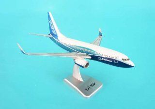 Boeing 737 700W (1:200) New Livery "Dreamliner": Toys & Games