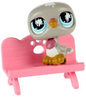 Littlest Pet Shop: Messiest Pigeon (#812) with Bench Action Figure: Toys & Games