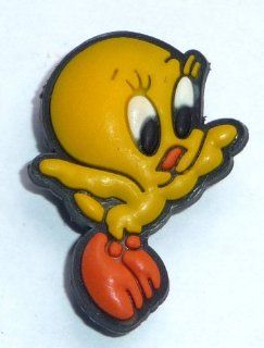Tweety Bird flapping wings in Looney Tunes JIBBITZ Crocs Hole Bracelet Shoe Charm: Everything Else