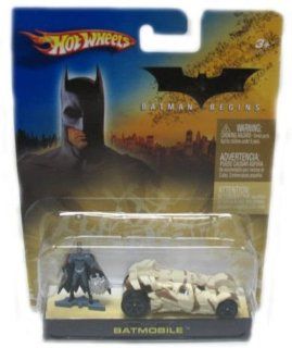 Mattel Hot Wheels 2005 1:64 Scale Batman Begins Camouflage Mini Batmobile and Figure Car Gift Set: Toys & Games