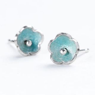 silver and enamel daisy stud earrings by shona carnegie designs