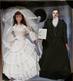 FAO Schwarz Barbie   The Phantom of the Opera Barbie & Ken Giftset Barbie Doll: Toys & Games