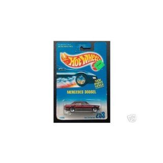 Mattel Hot Wheels 1991 1:64 Scale Maroon Mercedes 380SEL Die Cast Car Collector #253: Toys & Games