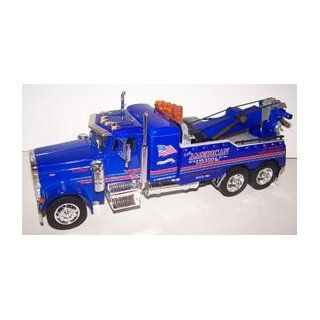 Jada Toys 1/32 Scale Peterbilt Model 379 Tow Truck american in Color Blue: Toys & Games