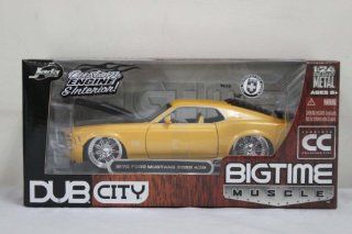 1970 Ford Mustang Boss 429 1:24 New Diecast Car Yellow: Toys & Games