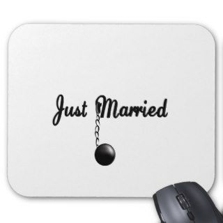 Just married ball and chain mouse mat