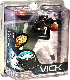 McFarlane Toys NFL Sports Picks Series 28 Action Figure Michael Vick (Philadelphia Eagles) Black Jersey Gold Collector Level Chase: Toys & Games