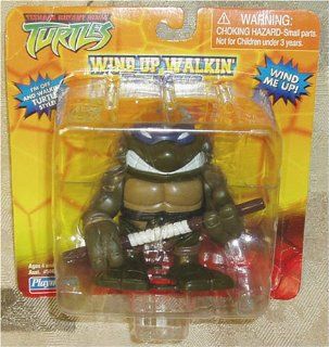 Teenage Mutant Ninja Turtles Wind Up Walkin' Donatello w/ Bushido Bo Staff Toys & Games