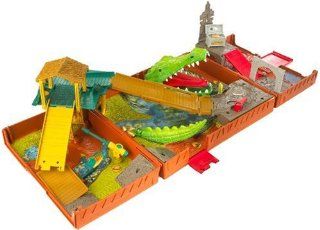 Matchbox Croc Escape Pop Up Adventure Set: Toys & Games