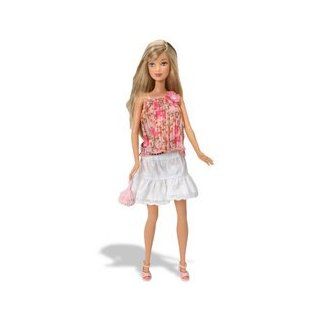 J1328  Barbie Fashion Fever Doll   3: Toys & Games