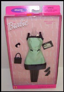 Fashion Avenue Barbie Doll Charm Styles Mint Classic Fashion Clothing Set: Toys & Games
